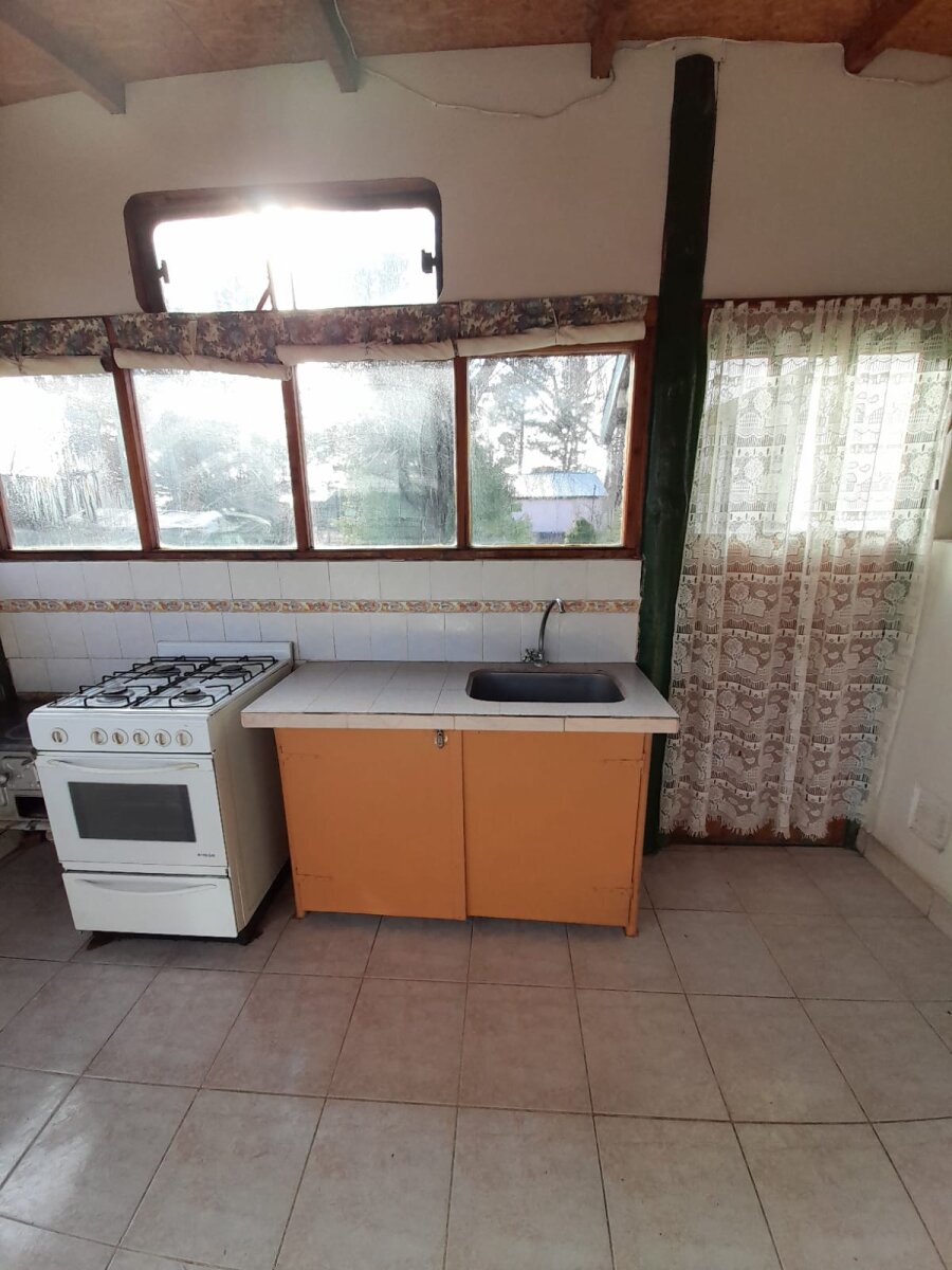 Casa en Esquina de 2 Plantas con Amplio Parque sobre Terreno de 802 m² - El Maitén - 6