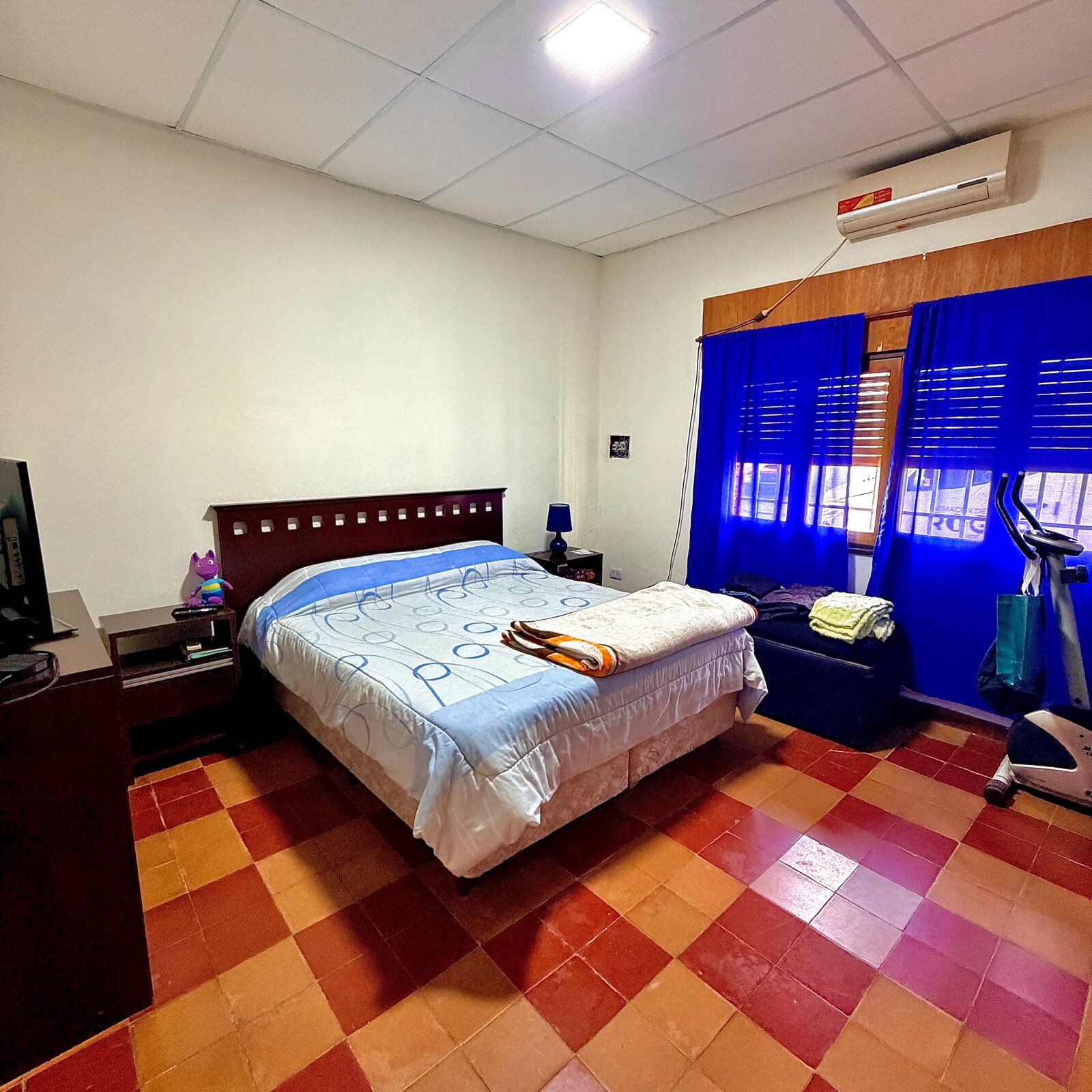 Casa 3 Dormitorios con 2 Patios y Cochera en La France | 2 Baños | Escritura — foto 13