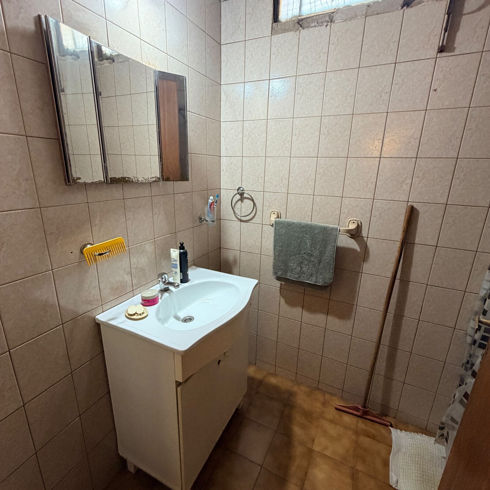 Casa 3 Dormitorios con 2 Patios y Cochera en La France | 2 Baños | Escritura — foto 9