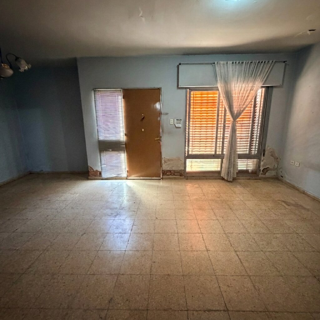 Inversión en Pueyrredón | Galpón Doble Altura + Casa | 289 m² Cubiertos | Lote 10,55 x 30 m - 2