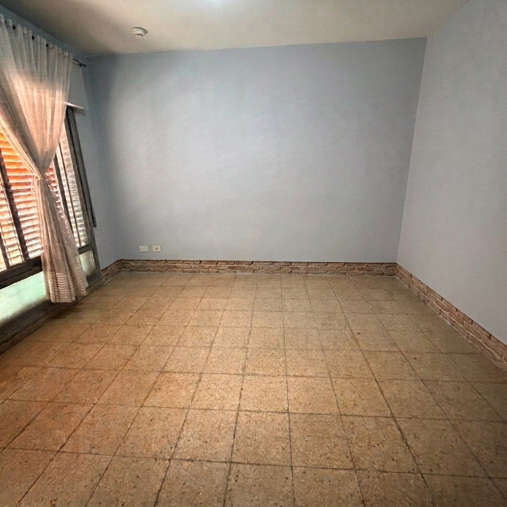 Inversión en Pueyrredón | Galpón Doble Altura + Casa | 289 m² Cubiertos | Lote 10,55 x 30 m - 8