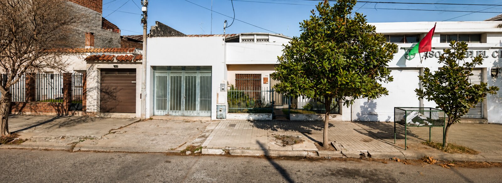 Inversión en Pueyrredón | Galpón Doble Altura + Casa | 289 m² Cubiertos | Lote 10,55 x 30 m - 1