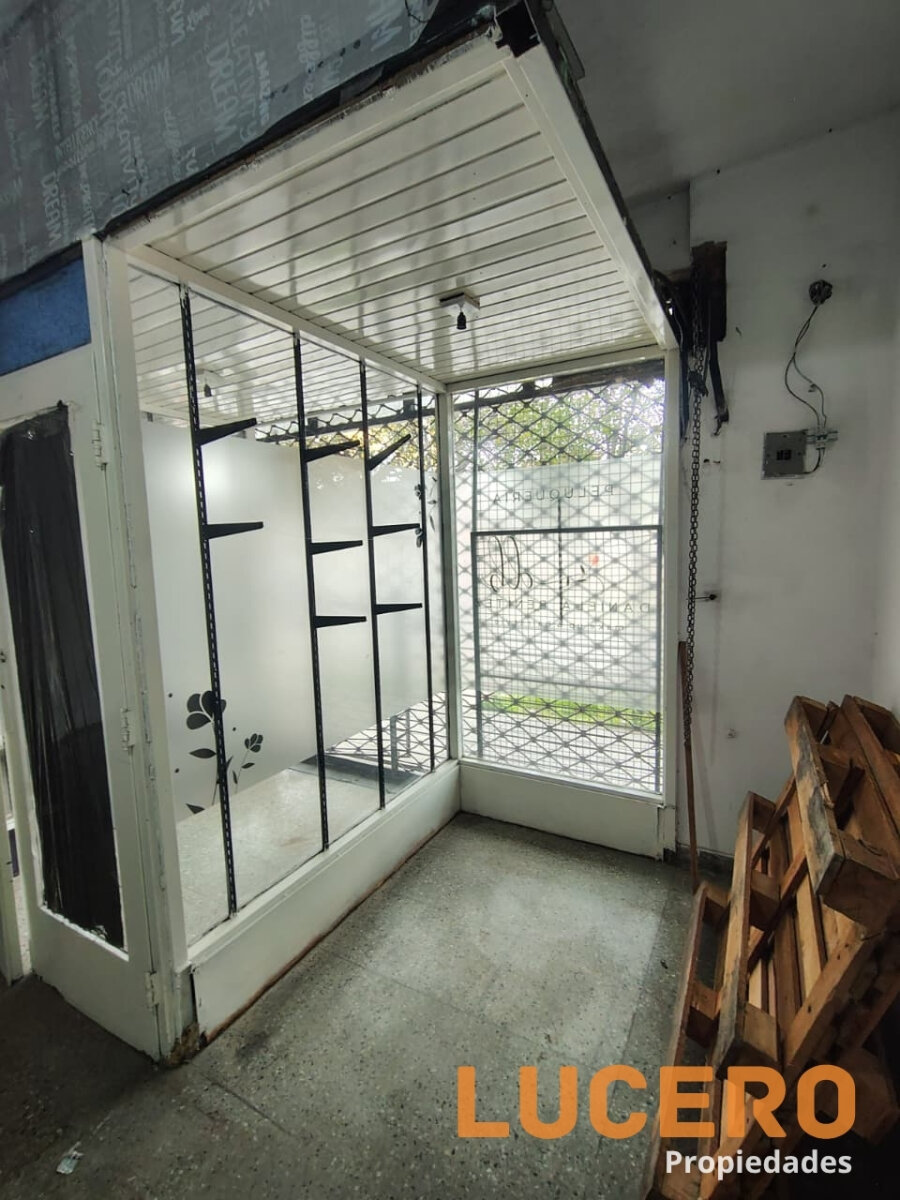 Alquiler local comercial en Morón Sur - 8