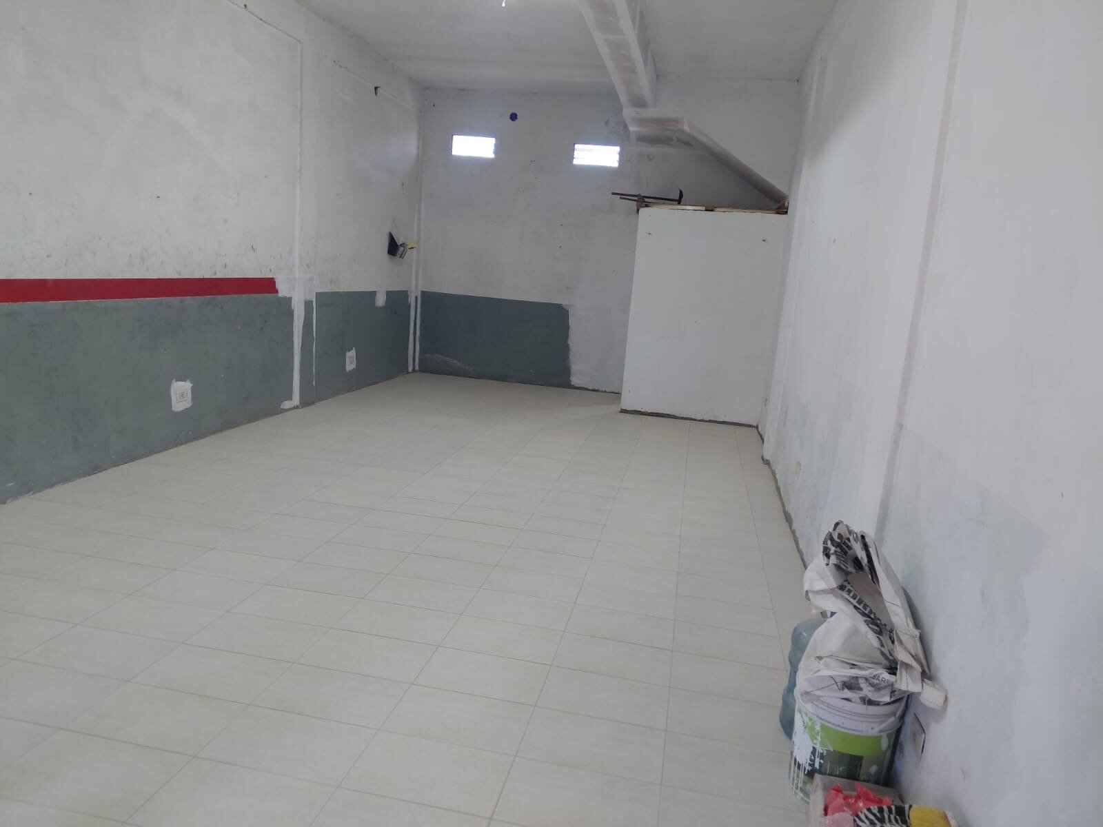 Alquiler local 52m2 Adolfo Sourdeaux - 2