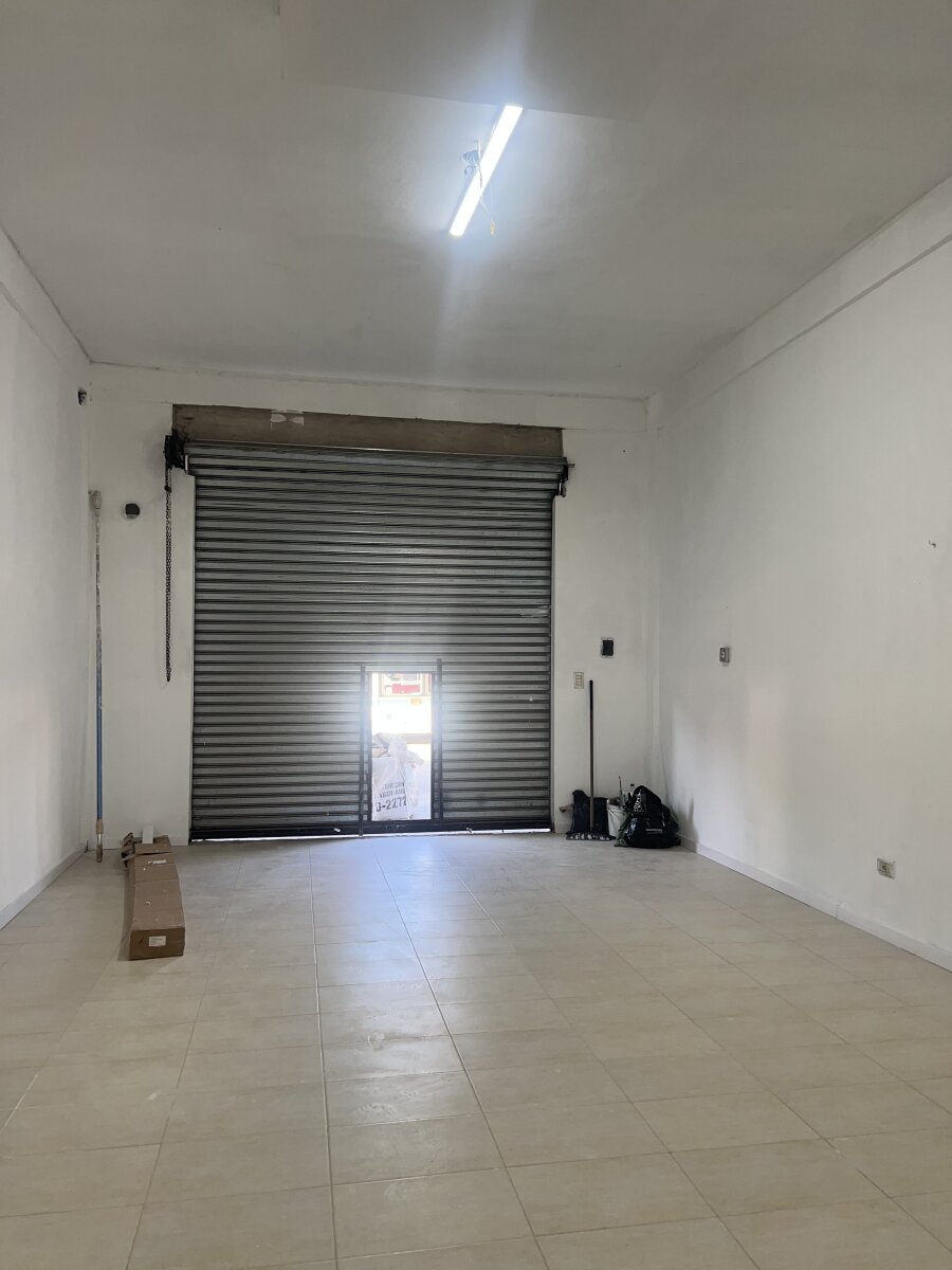 Alquiler local 52m2 Adolfo Sourdeaux - 3