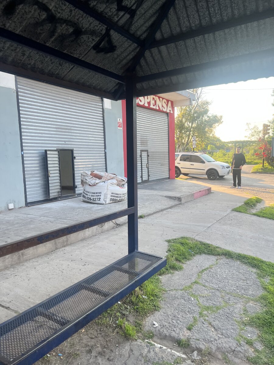 Alquiler local 52m2 Adolfo Sourdeaux - 9