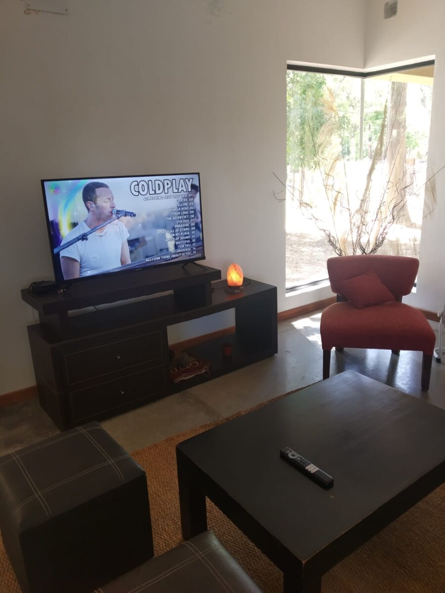 VENTA CASA UN DORMITORIO Y COMODÍN PISCINA EN CAMPO TIMBÓ - 12