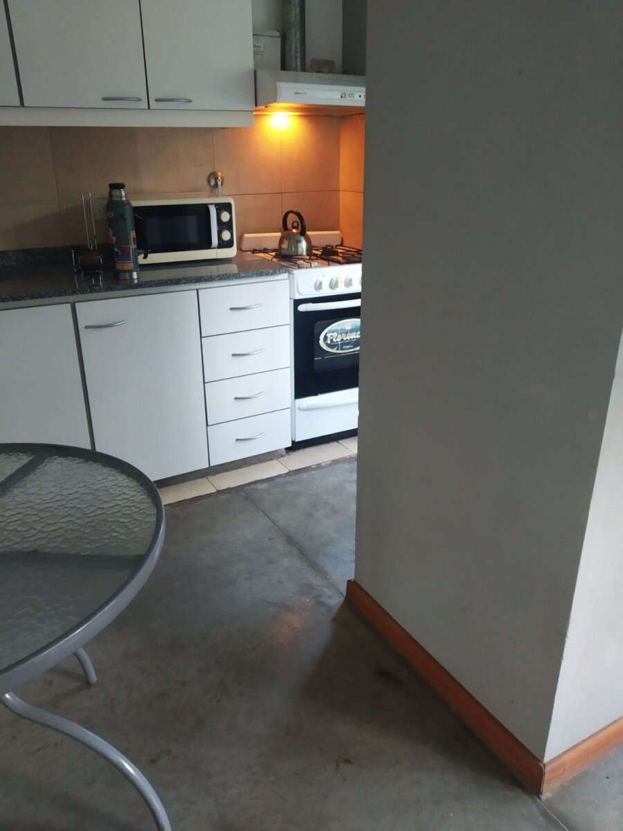 VENTA CASA UN DORMITORIO Y COMODÍN PISCINA EN CAMPO TIMBÓ - 24