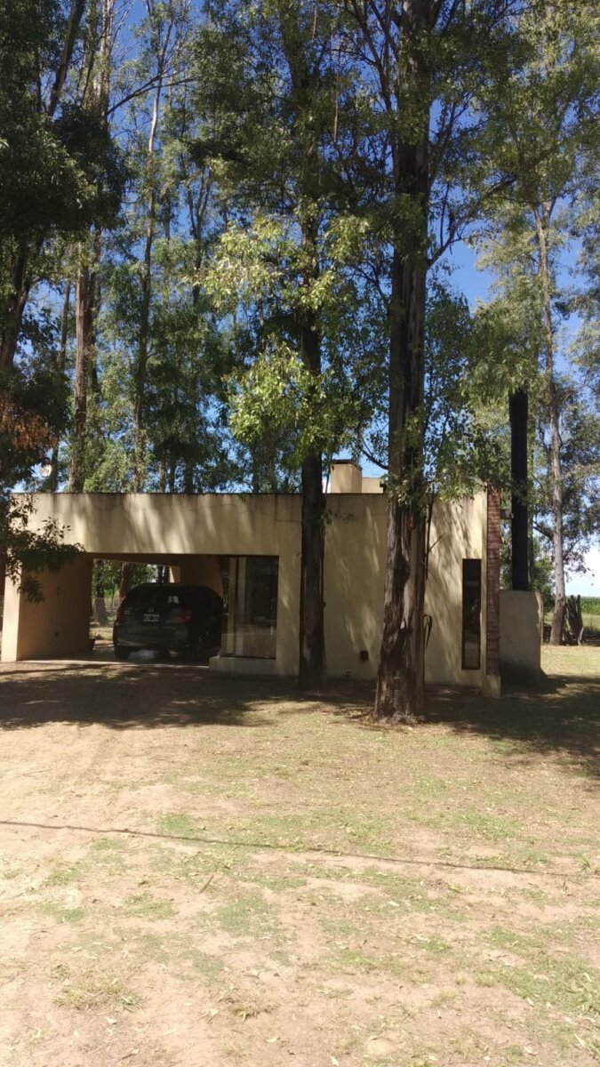 VENTA CASA UN DORMITORIO Y COMODÍN PISCINA EN CAMPO TIMBÓ - 1