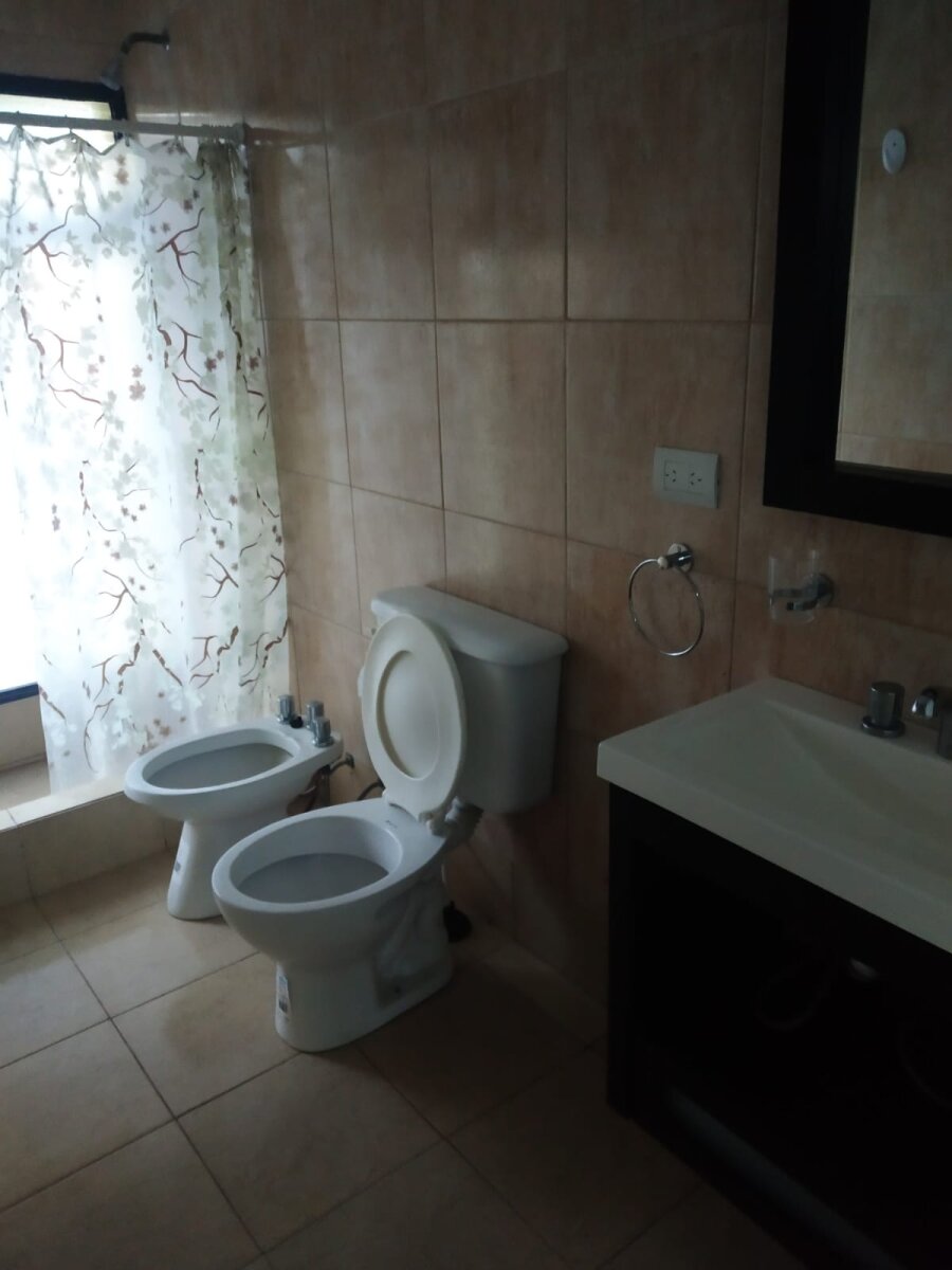 VENTA CASA UN DORMITORIO Y COMODÍN PISCINA EN CAMPO TIMBÓ - 28
