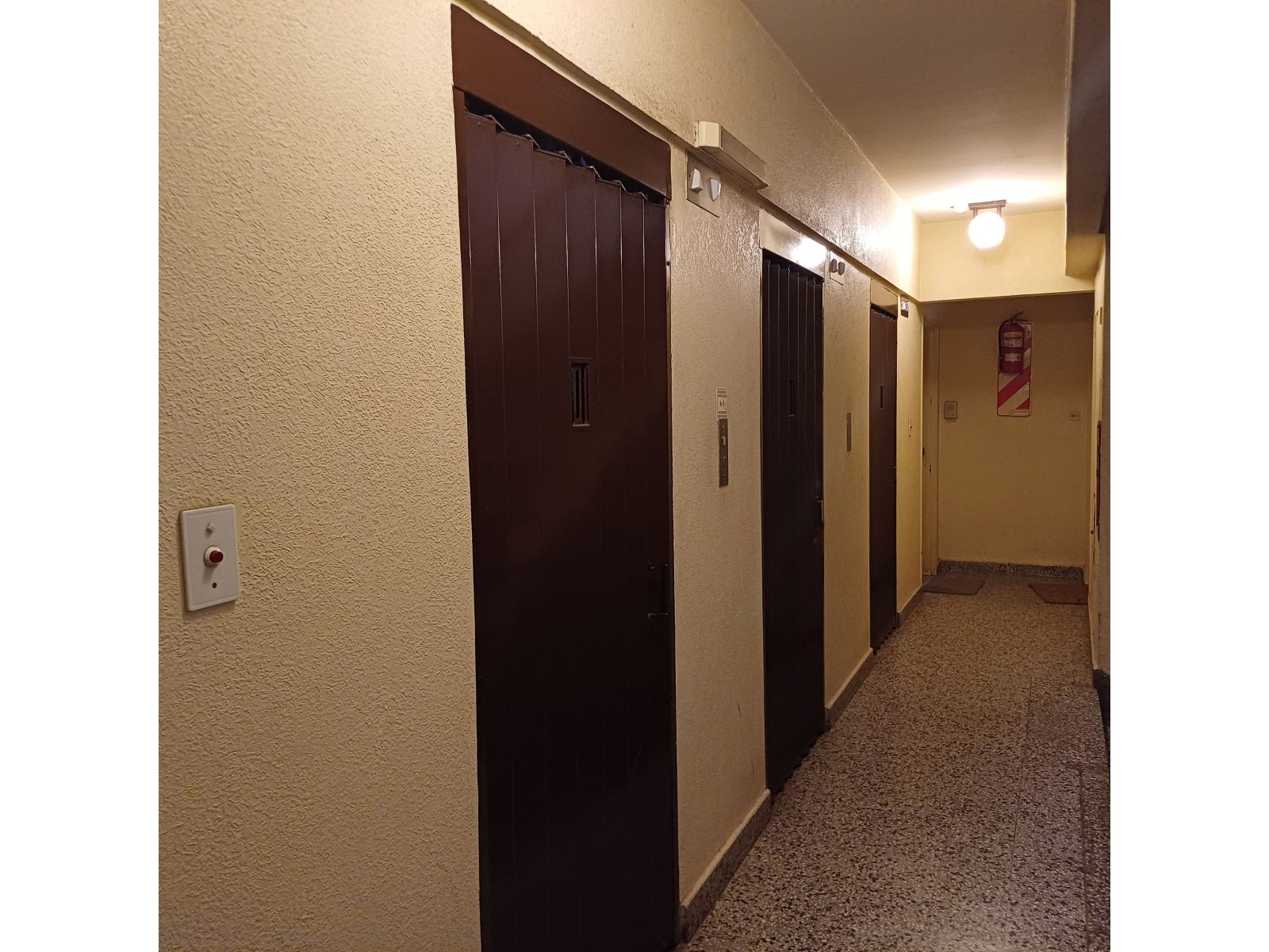 Luminoso departamento de 4 ambientes con Cochera. - 27