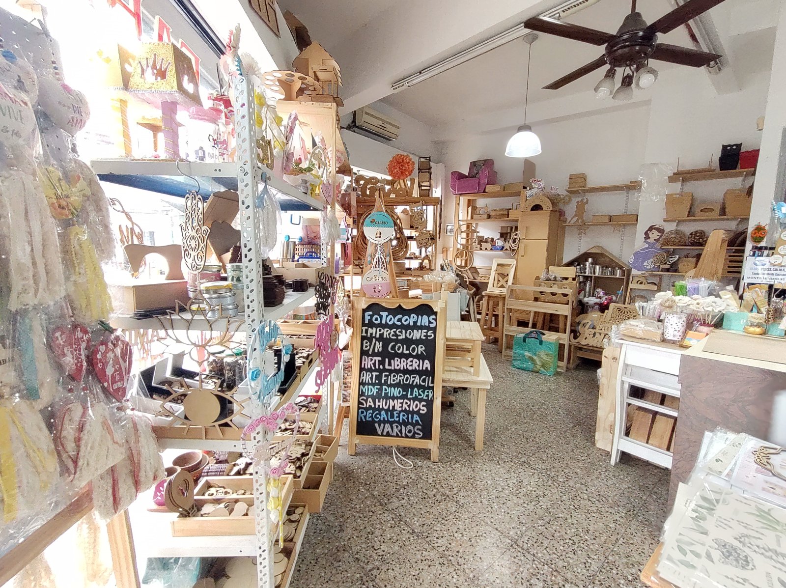 Local Comercial en Esquina sobre Avenida Alvarez Jonte. - 2