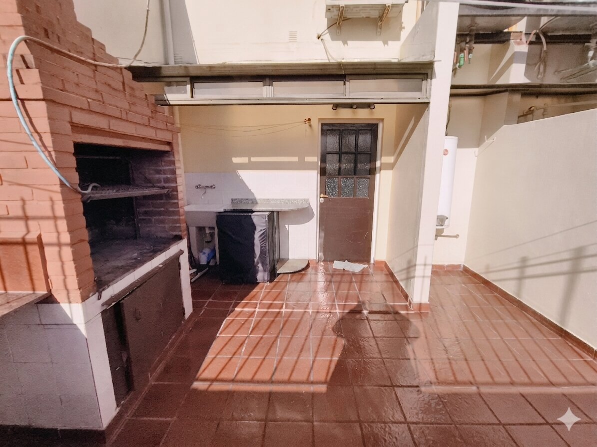 Triplex de 5 ambientes con terraza, parrilla y cochera en Mataderos - 33