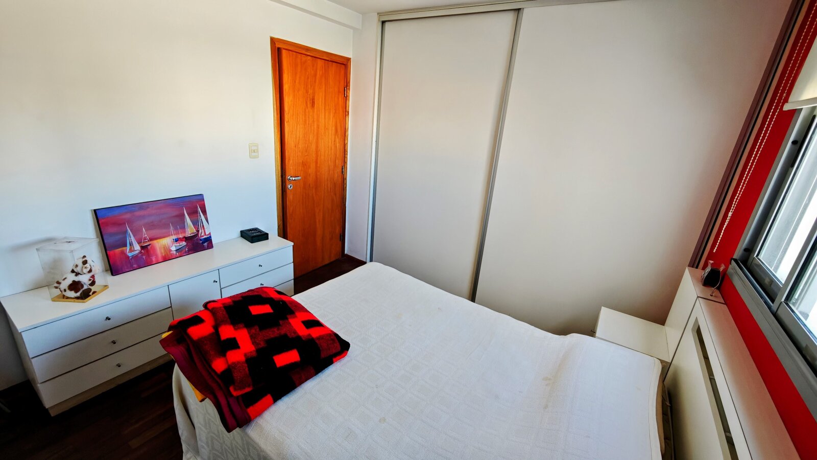 ALQUILER. HUMBERTO 1° ESQ SUCRE. AMPLIO DEPTO DE 1 DORMITORIO - 12