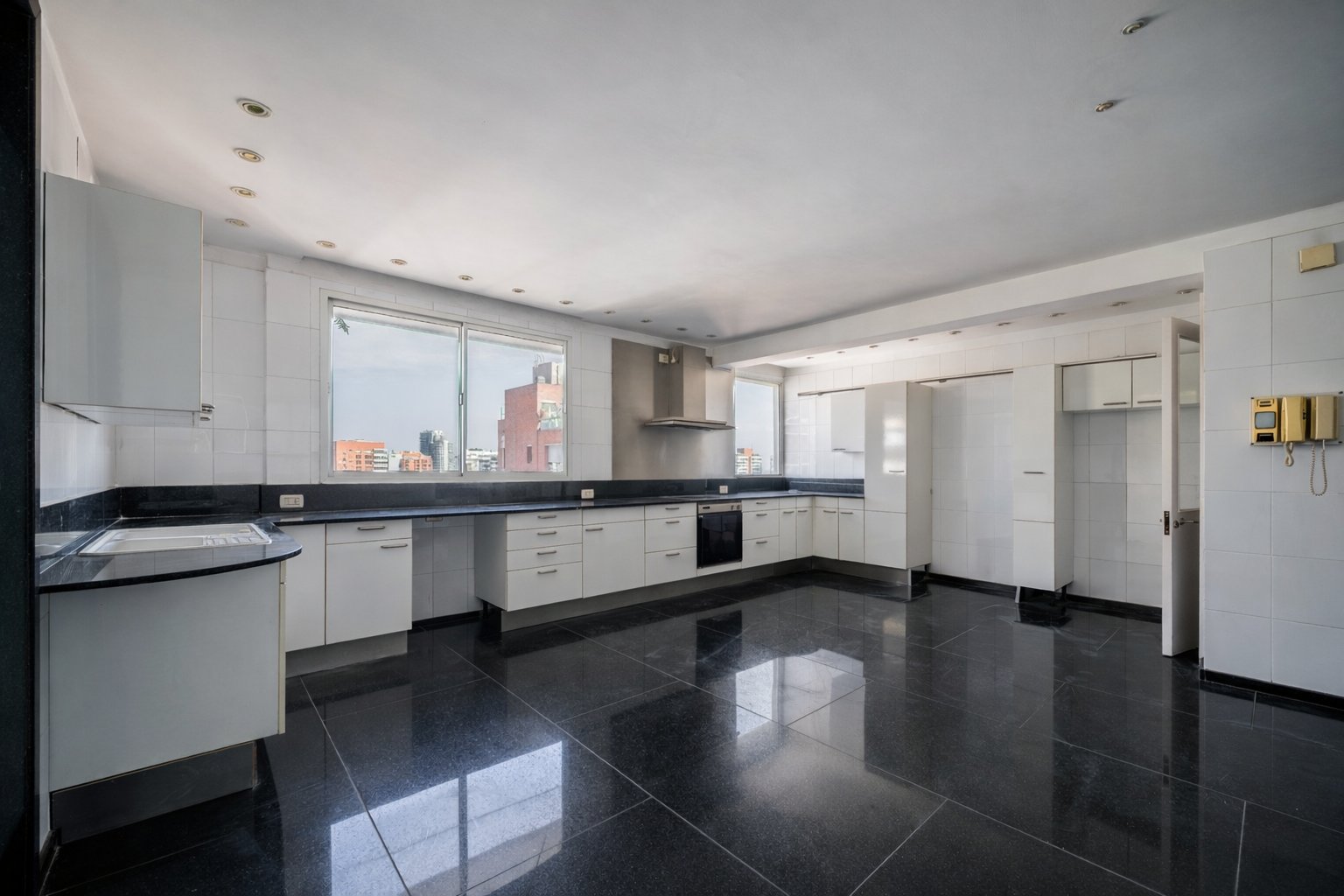 Penthouse Único Piso 25 Belgrano | Para Reciclar a Tu Gusto | Vista 360° Río | Piscina Propia" — foto 6