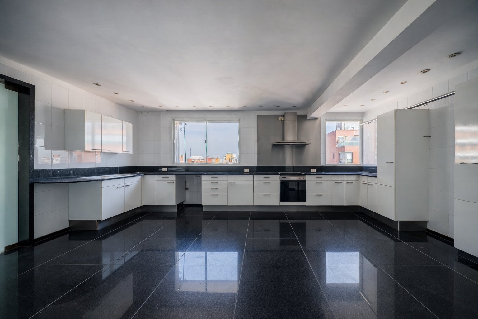 Penthouse Único Piso 25 Belgrano | Para Reciclar a Tu Gusto | Vista 360° Río | Piscina Propia" — foto 4