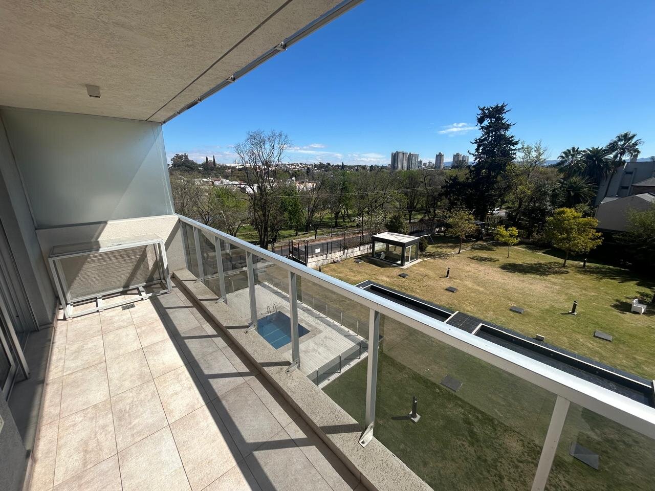 Departamento de 2 dormitorios en Alquiler con cochera ,Torre 4 vipComplejo Opera - Imagen 6
