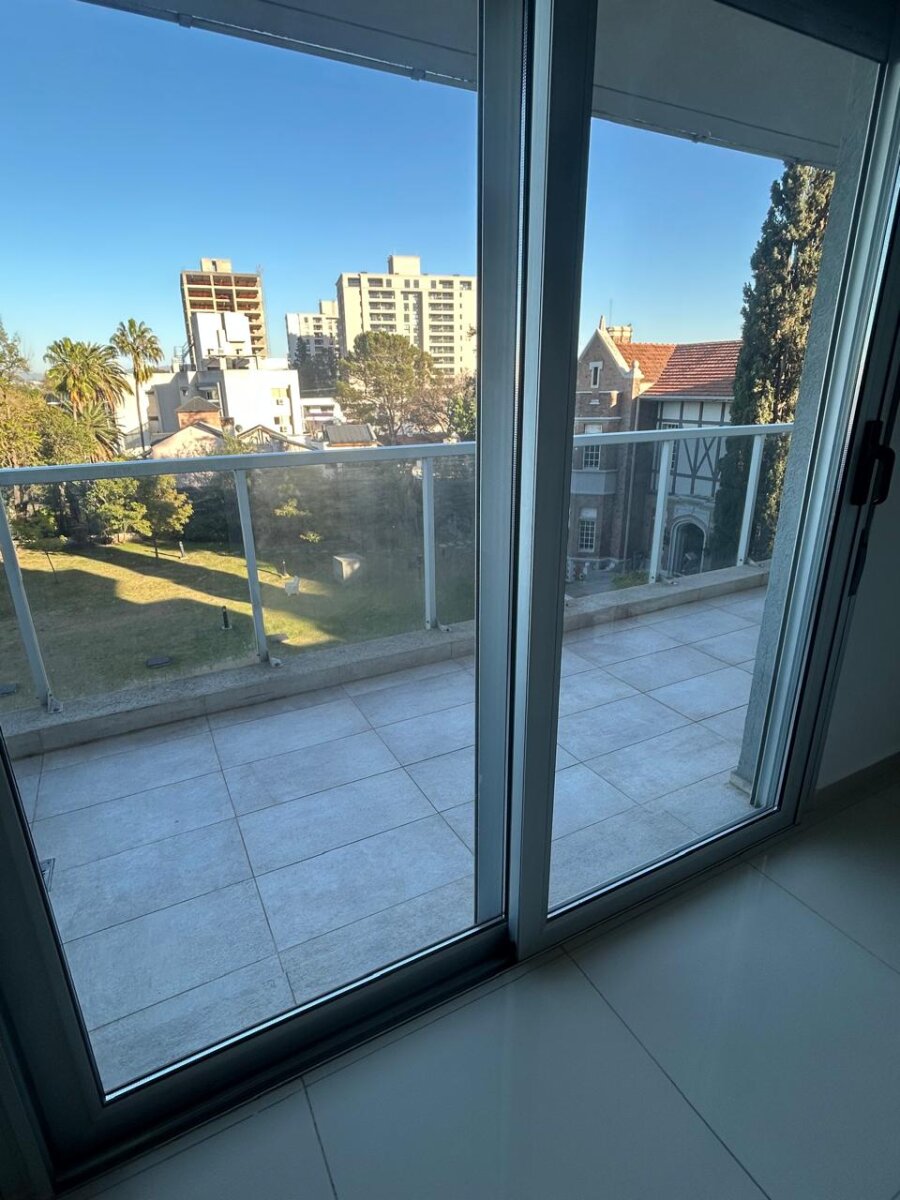 Departamento de 2 dormitorios en Alquiler con cochera ,Torre 4 vipComplejo Opera - Imagen 3