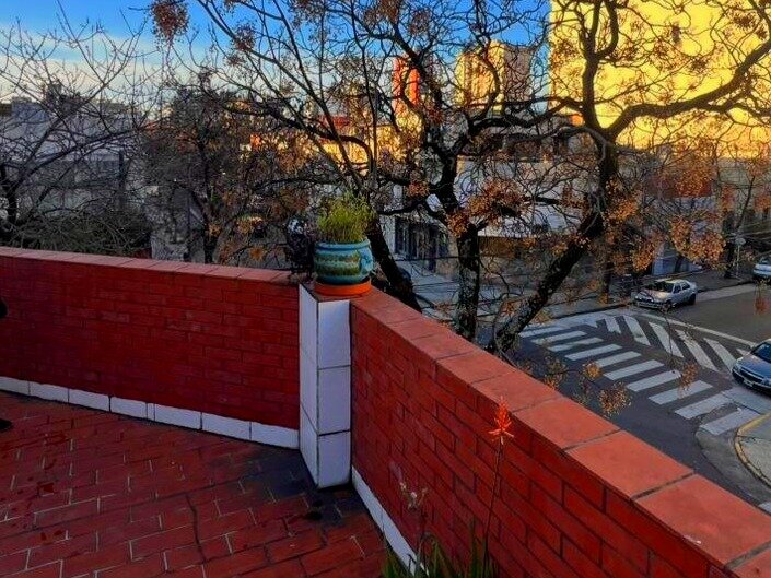 PH 3/4 amb AL FRENTE en esquina c/ TERRAZA y Balcones pleno Boedo !!! - 1