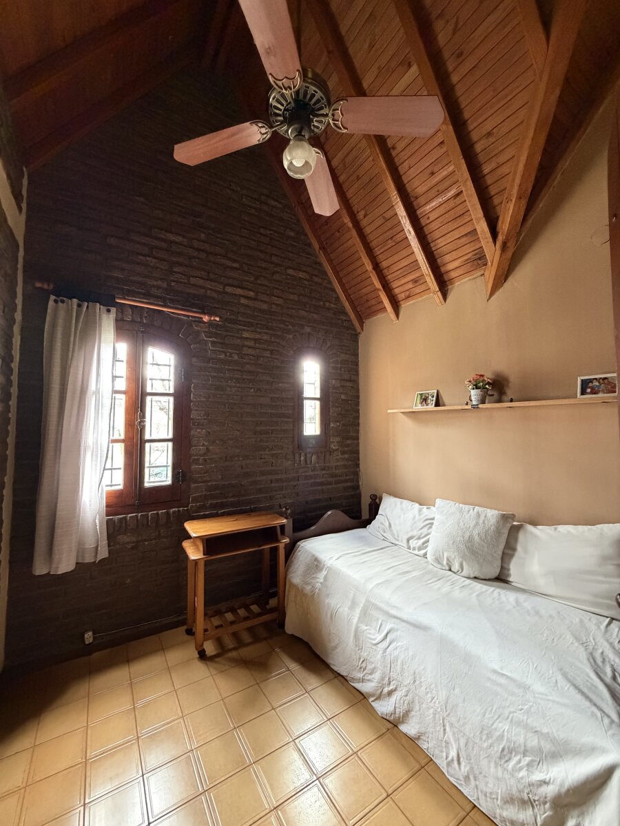MUNIAGURRIA Y EVA PERON - CASA CON JARDÍN Y PARRILLERO - 19
