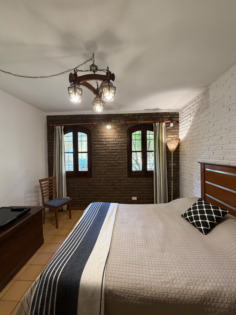 MUNIAGURRIA Y EVA PERON - CASA CON JARDÍN Y PARRILLERO - 13