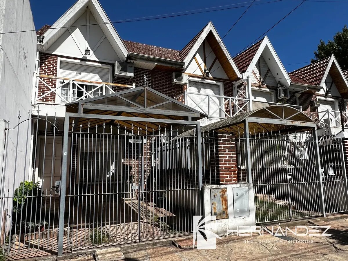 Venta Duplex Parrilla Y Cochera Permuta . Apto Credito - 2