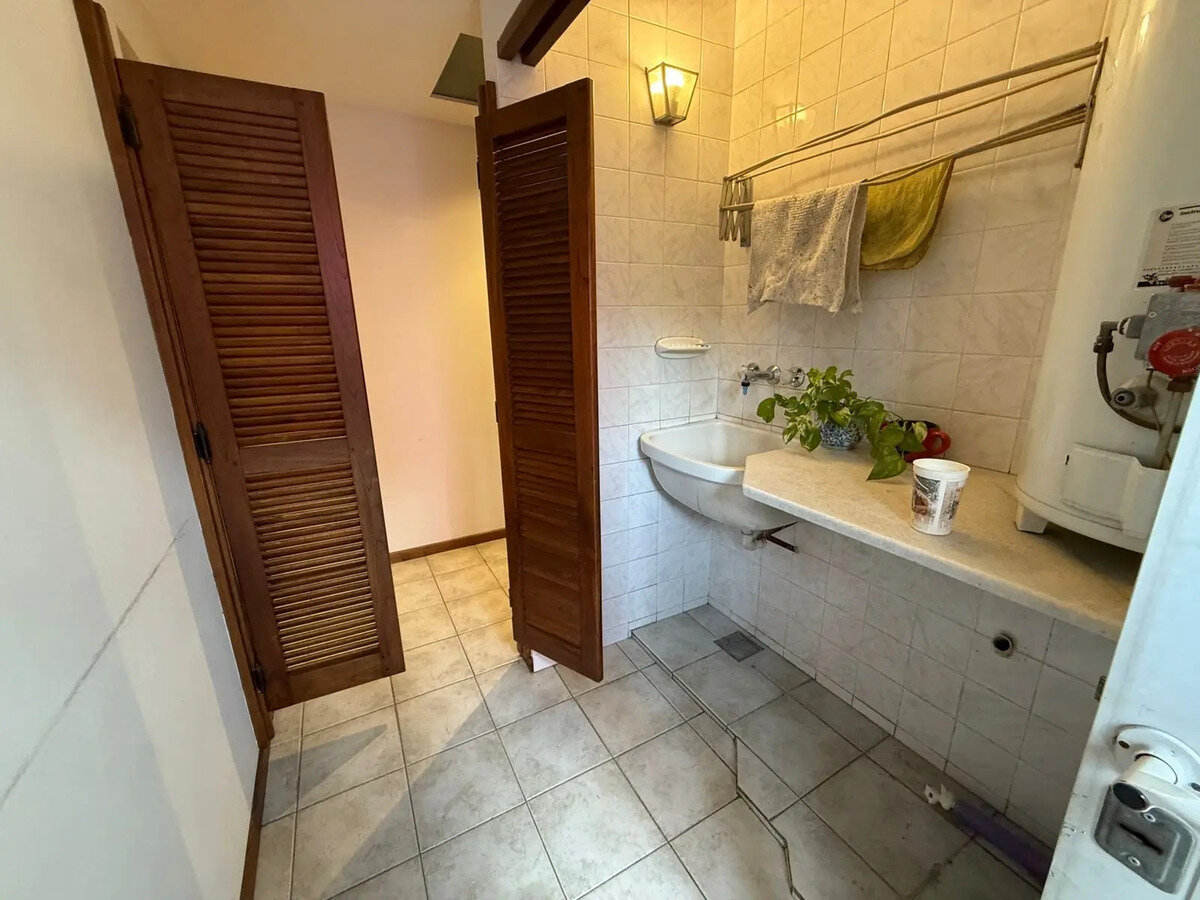 Venta Chalet Pileta Lomas De Zamora Apto Credito Permuta — foto 13