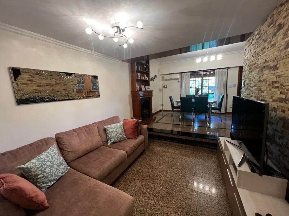 Venta Casa Chalet Parrilla Pileta Apto Credito Banfield — foto 8