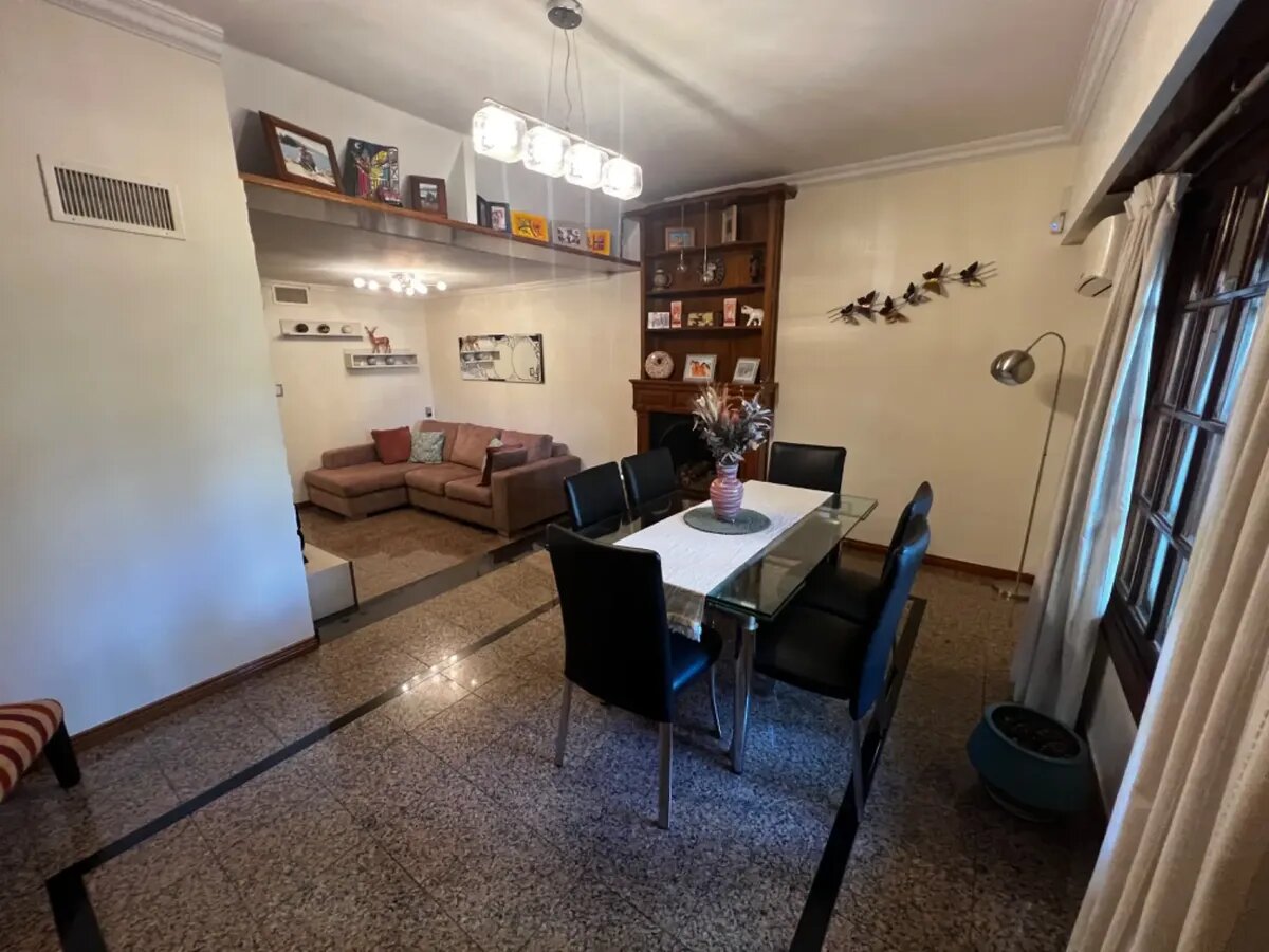 Venta Casa Chalet Parrilla Pileta Apto Credito Banfield — foto 4