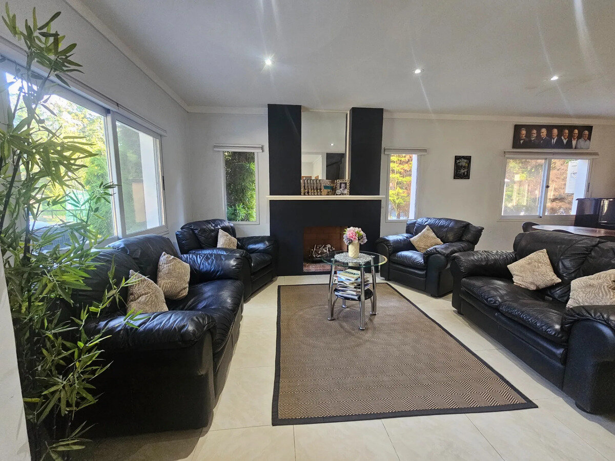 Venta Casa 8 Ambientes Barrio El Lauquen - 5