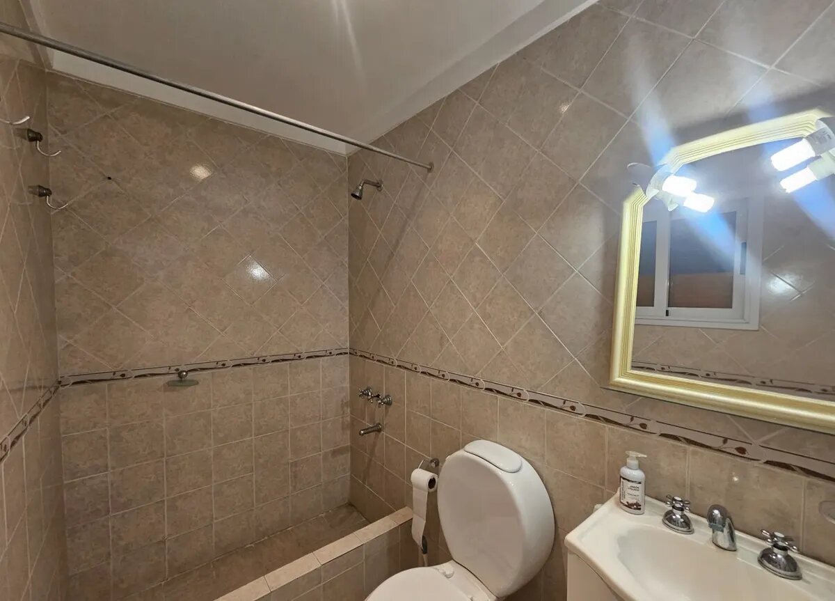 Venta Casa 8 Ambientes Barrio El Lauquen - 18