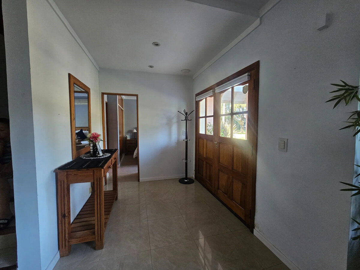 Venta Casa 8 Ambientes Barrio El Lauquen - 3