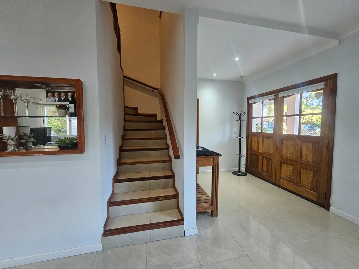 Venta Casa 8 Ambientes Barrio El Lauquen - 16
