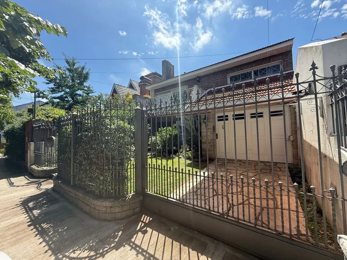 Venta Casa Chalet Parque Pileta Banfield Crédito Permuta — foto 4