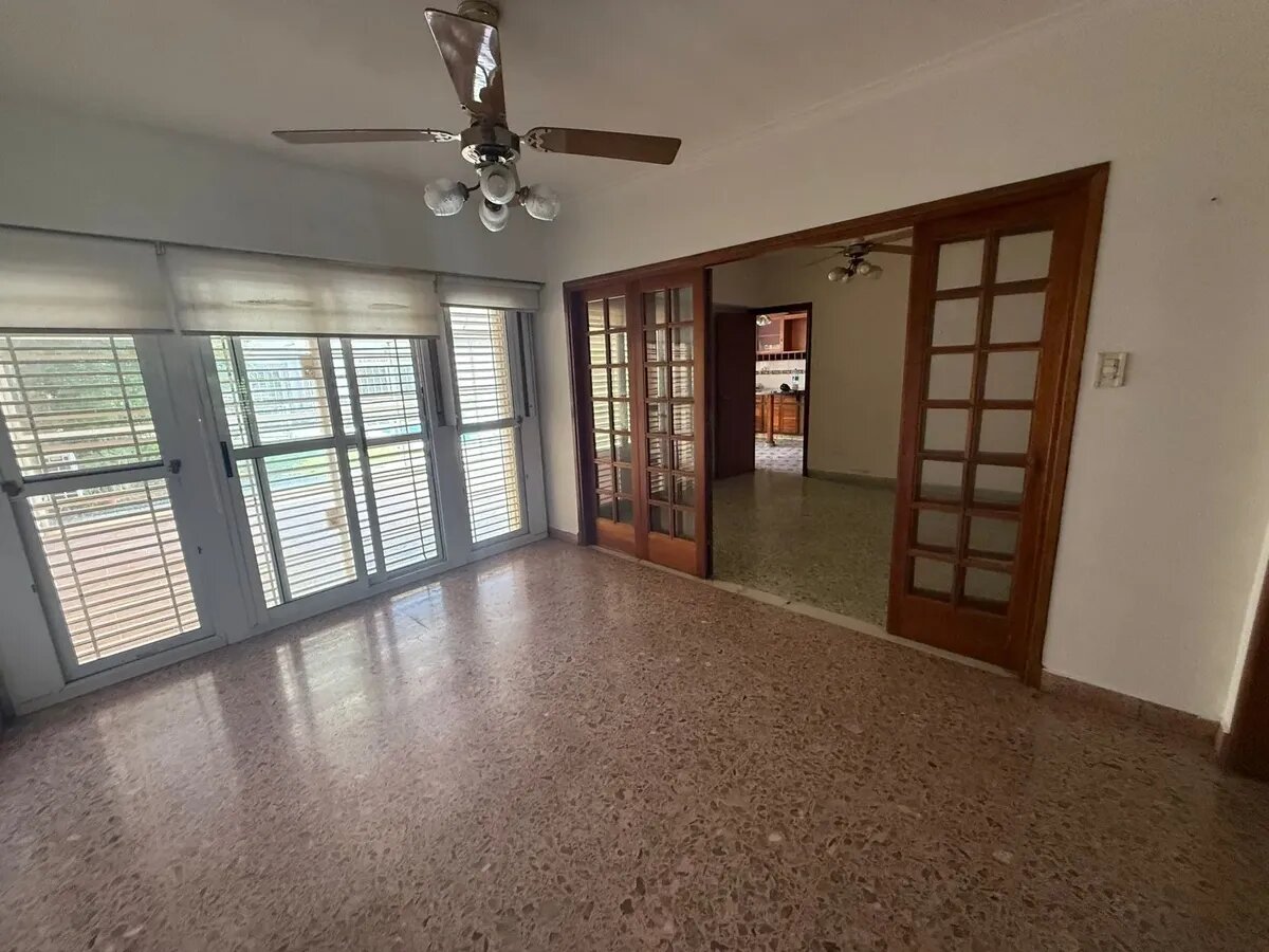 Venta Casa Chalet Parque Pileta Banfield Crédito Permuta — foto 11