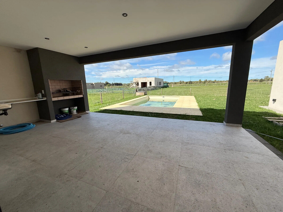 Venta Casa Pileta - Fincas De San Vicente Joven Permuta