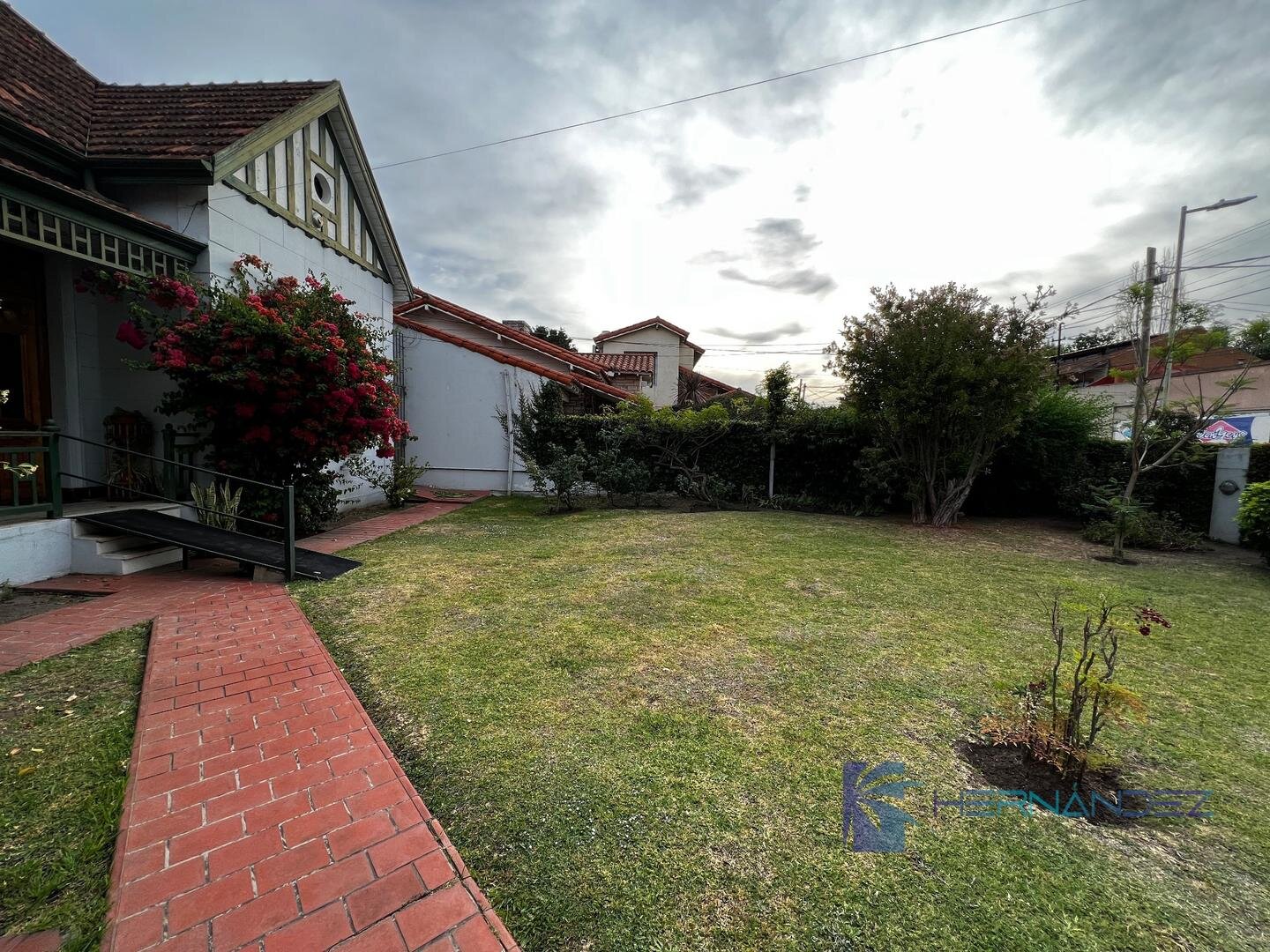 Venta Casa Estilo Inglés Quincho Pileta Apto Crédito Permuta — foto 11