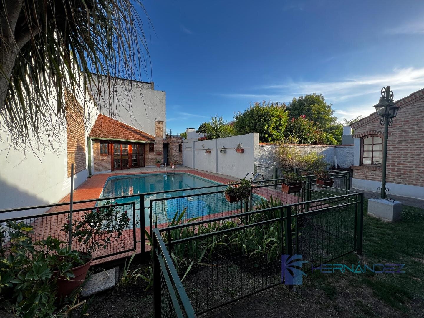 Venta Casa Estilo Inglés Quincho Pileta Apto Crédito Permuta — foto 14