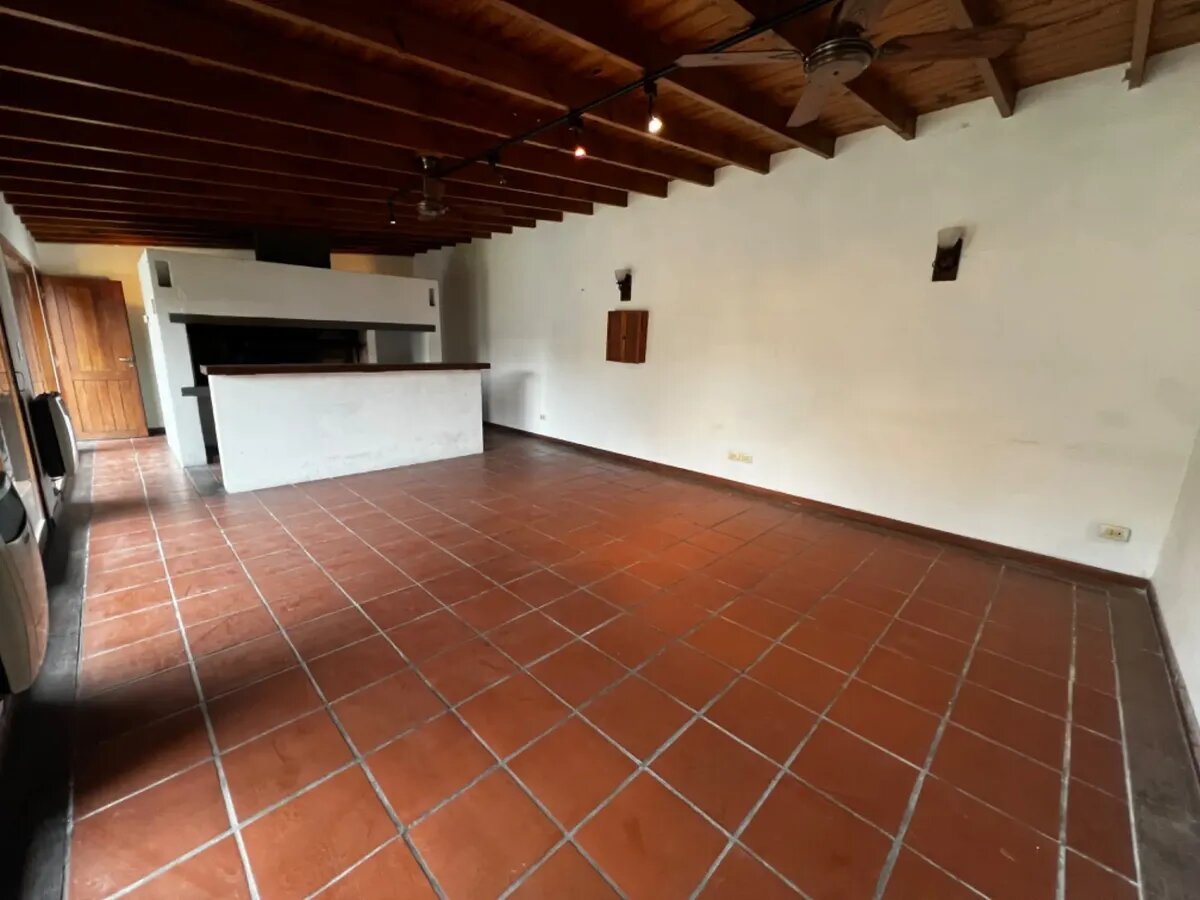 Venta Casa Chalet Parrilla Pileta Permuta Apto Credito — foto 5