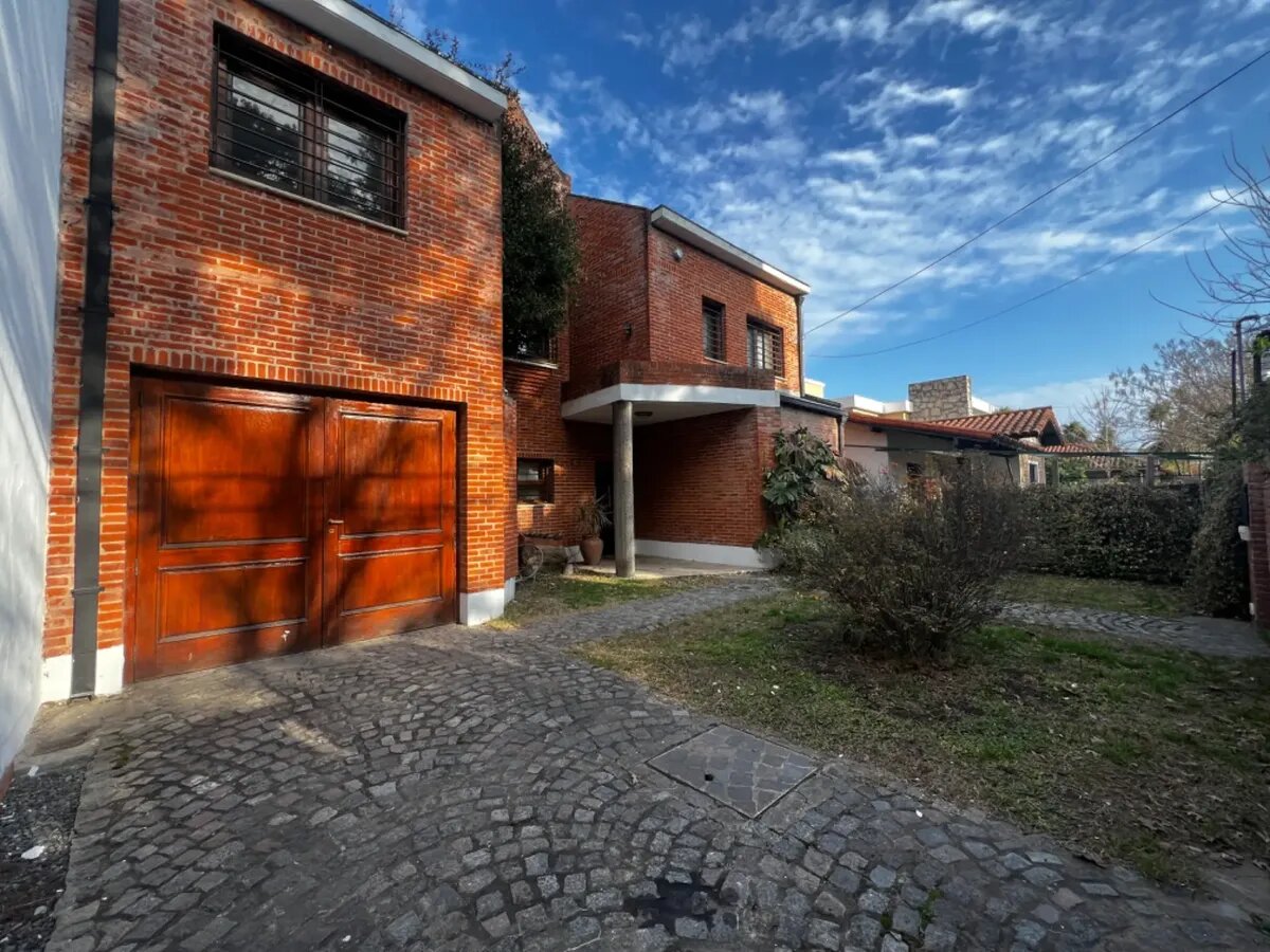 Venta Casa Chalet Parrilla Pileta Permuta Apto Credito — foto 2