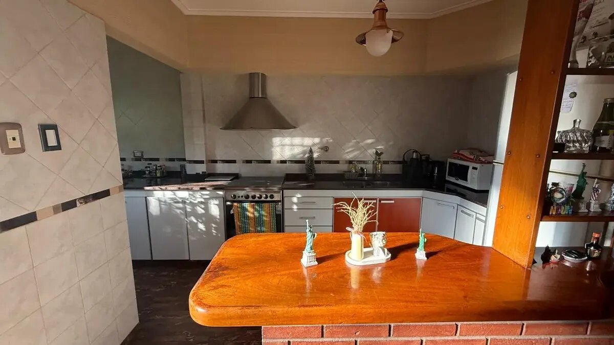 Venta Casa Lote Doble Pileta Permuta Banfield Barrio Inglés — foto 12
