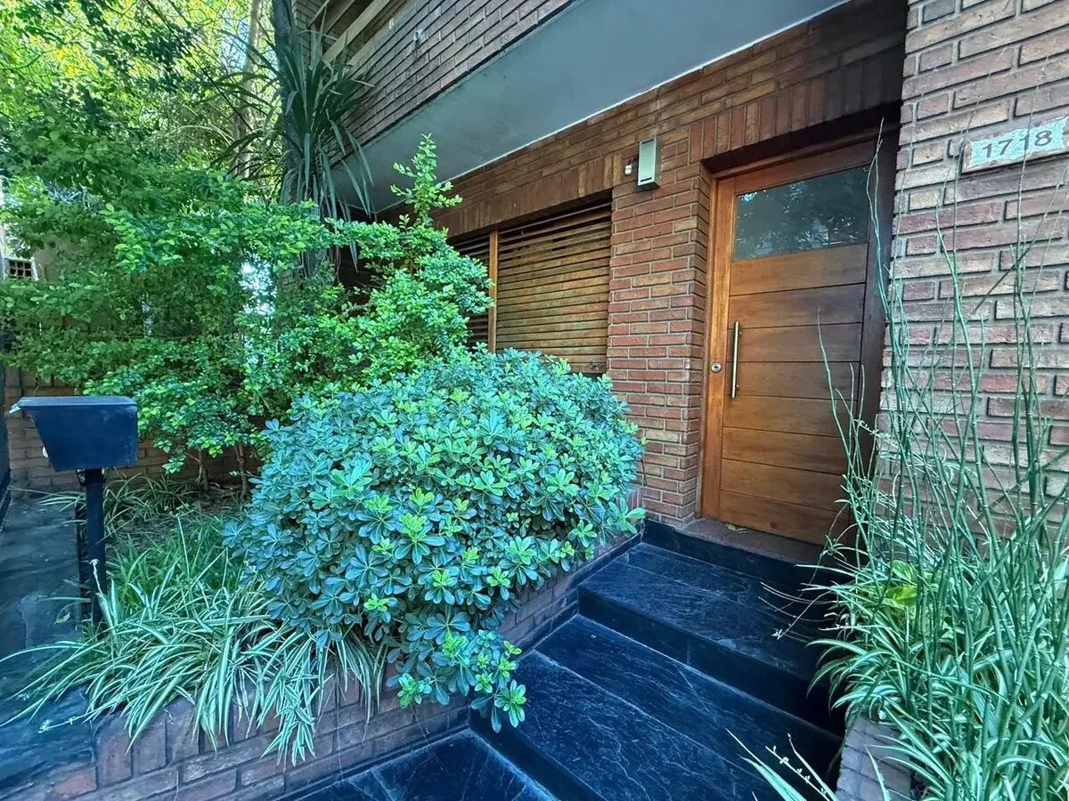Venta Casa Lote Doble Pileta Permuta Banfield Barrio Inglés — foto 3