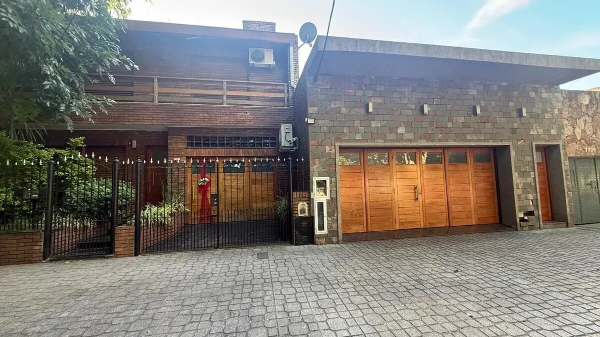 Venta Casa Lote Doble Pileta Permuta Banfield Barrio Inglés — foto 2