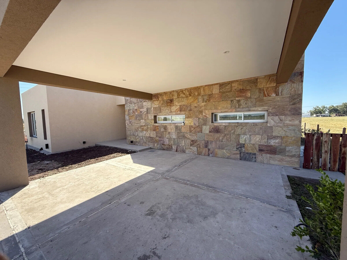 Venta Casa Con Pileta - Fincas De San Vicente Joven — foto 2