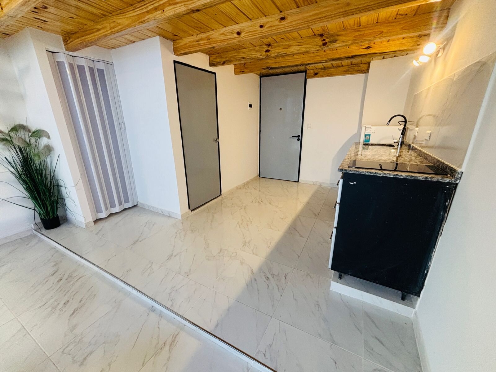 Se vende un agradable departamento tipo Loft refaccionado a nuevo - San Nicolas — foto 8