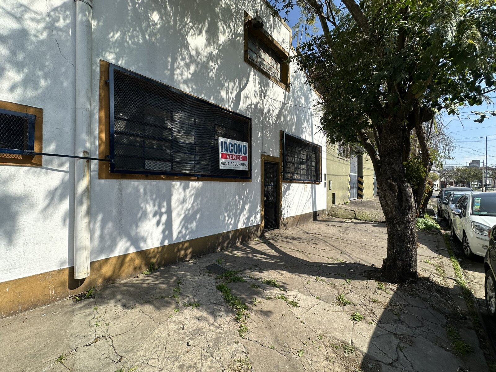 GALPÓN COMERCIAL C/ doble salida - 21