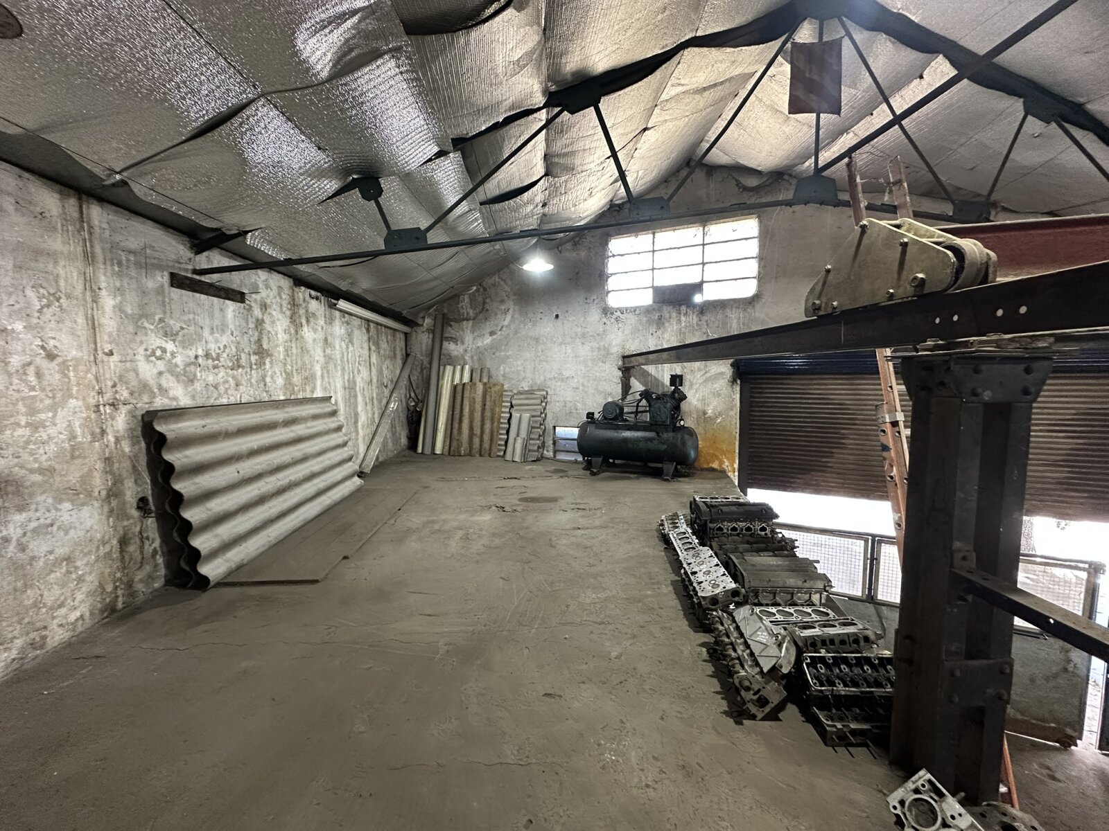 GALPÓN COMERCIAL C/ doble salida - 16