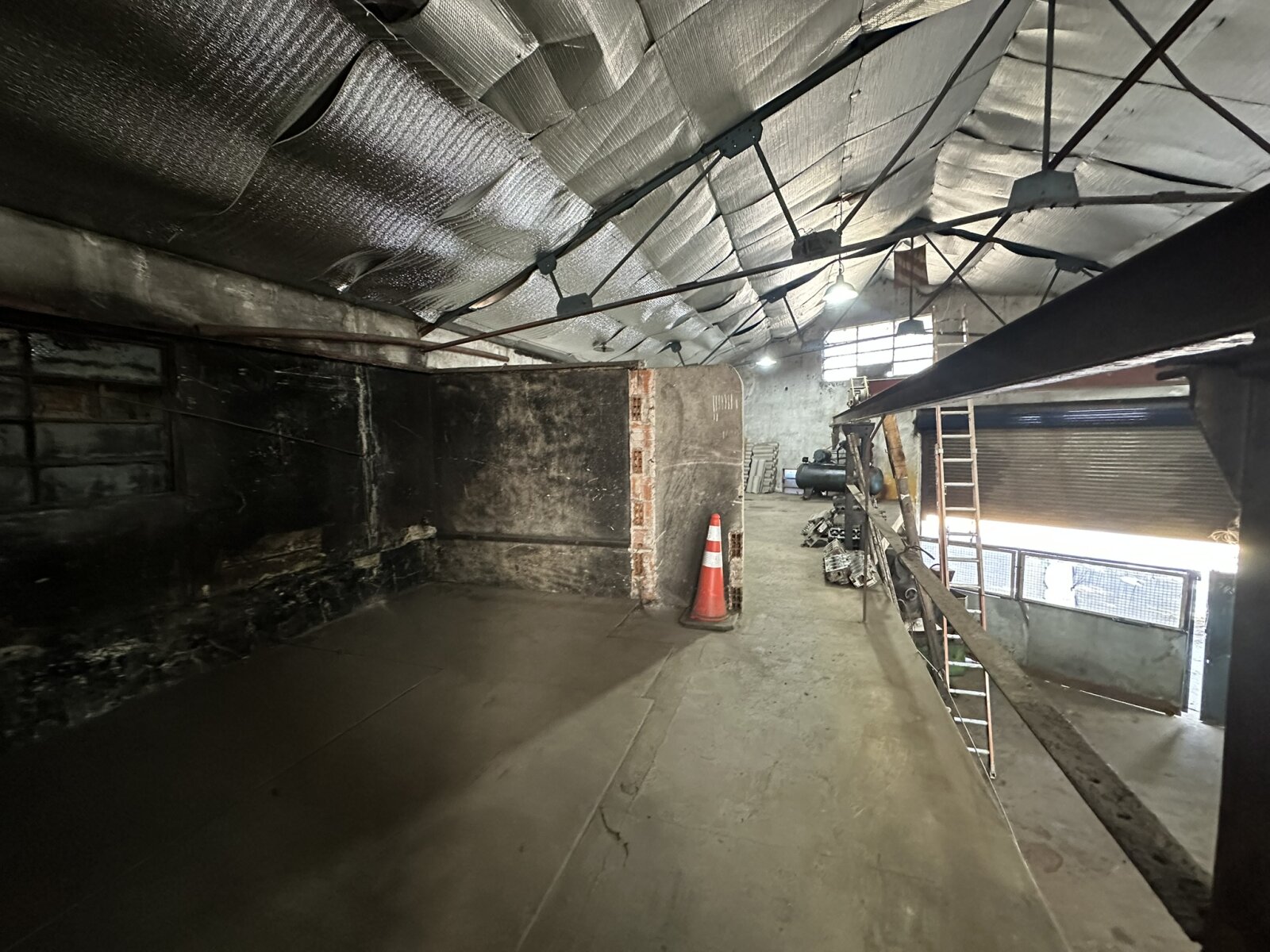 GALPÓN COMERCIAL C/ doble salida - 15