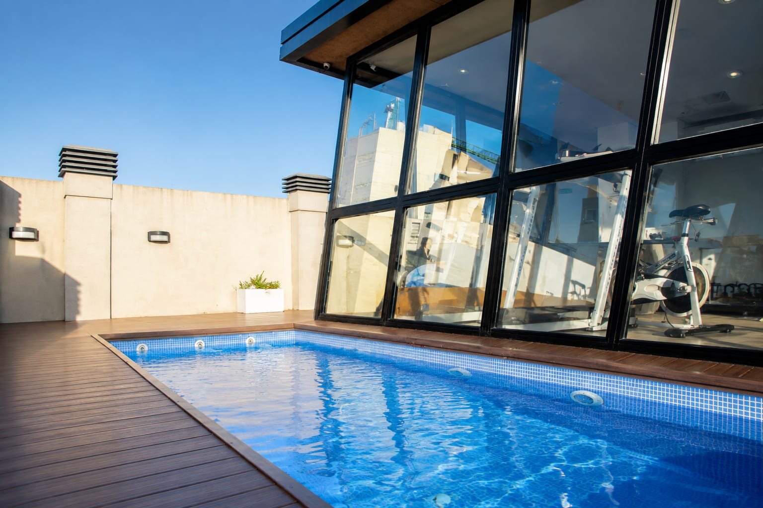 Venta Departamento 4 ambientes c/ cochera y baulera, en zona Plaza Mitre. - 25