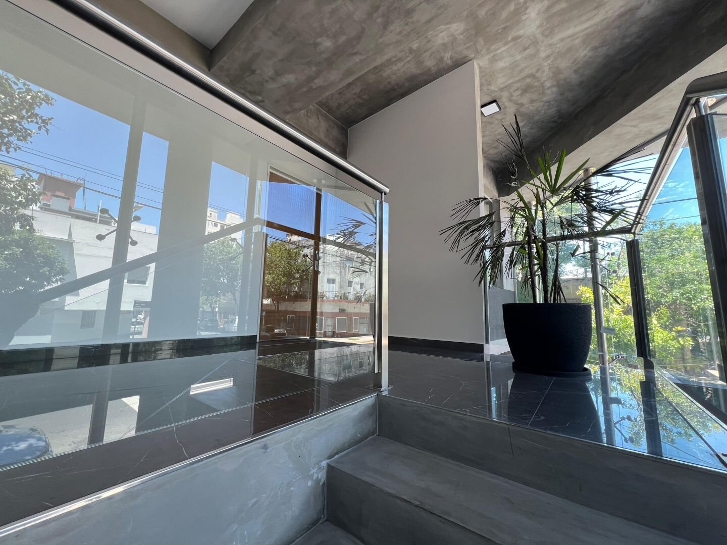 Oficina a estrenar en venta. Cocina y baños. 140m2 en una planta. - 5
